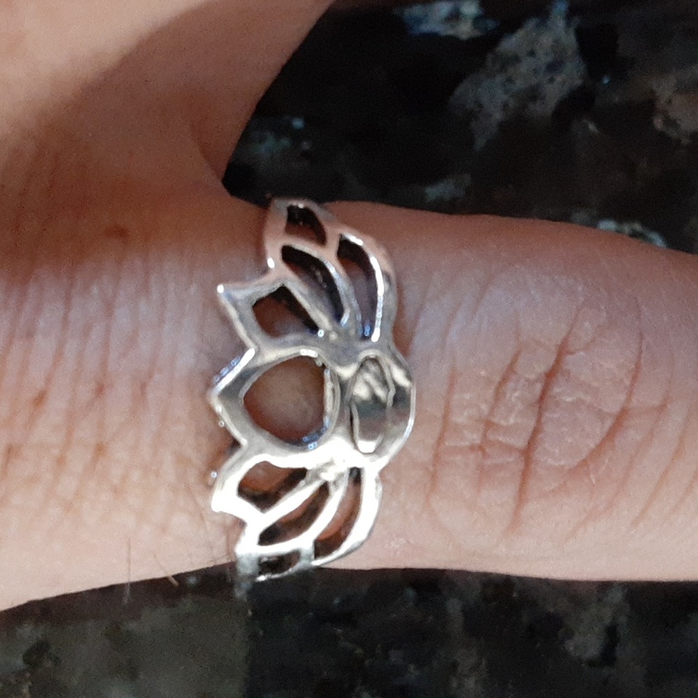 Beautiful silver ring - Picture 2 of 3